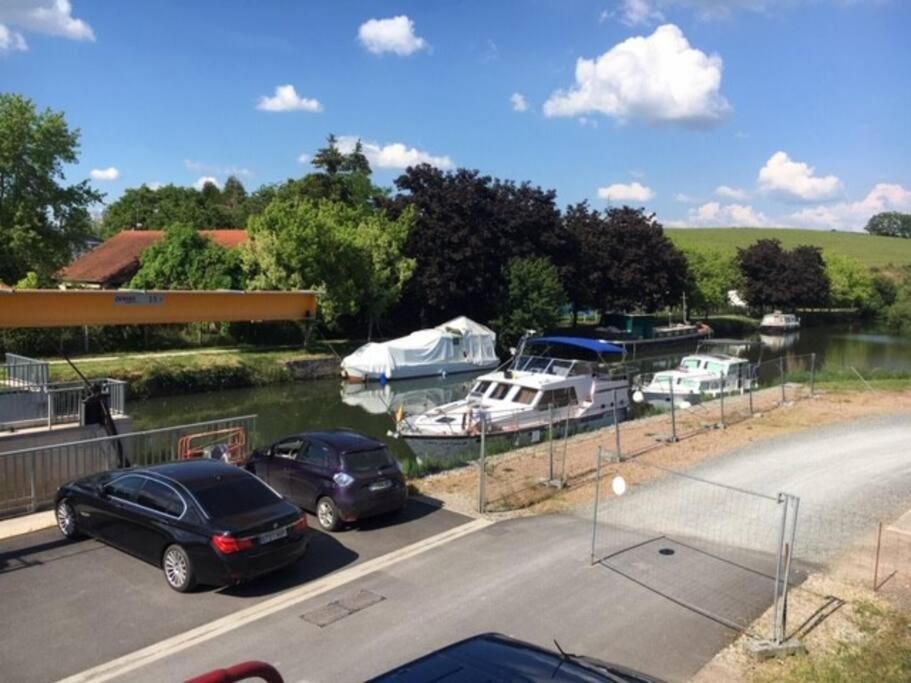Le Depot Appartement Du Canal 80M2 A Champvert Exteriör bild