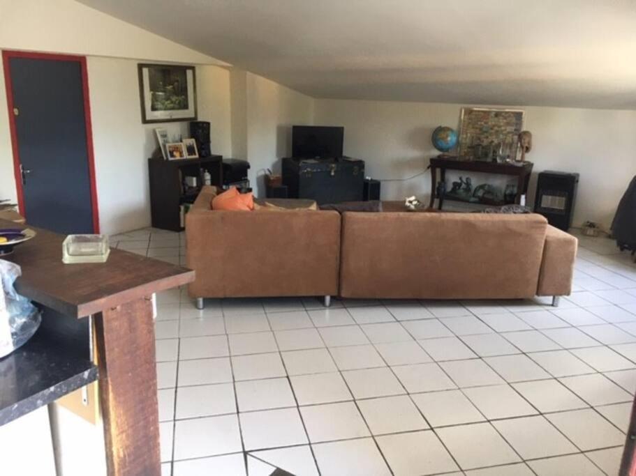 Le Depot Appartement Du Canal 80M2 A Champvert Exteriör bild